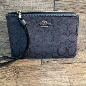 Coach Navy Wristlet - READ DESCRIPTION